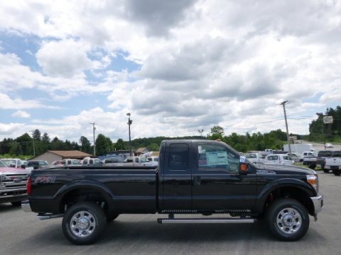 Tuxedo Black Ford F250 Super Duty XLT Super Cab 4x4.  Click to enlarge.