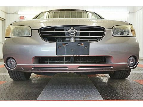 Sterling Mist Metallic Nissan Maxima SE.  Click to enlarge.