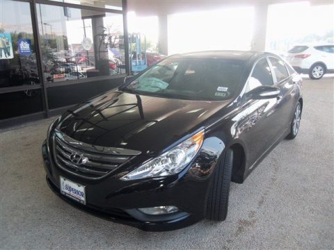 Phantom Black Metallic Hyundai Sonata SE 2.0T.  Click to enlarge.