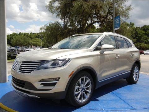 Silver Sand Metallic Lincoln MKC FWD.  Click to enlarge.