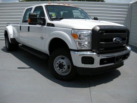 Oxford White Ford F350 Super Duty XL Crew Cab 4x4 DRW.  Click to enlarge.