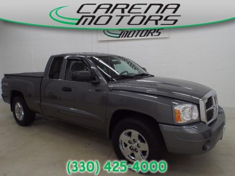 Mineral Gray Metallic Dodge Dakota SLT Club Cab 4x4.  Click to enlarge.