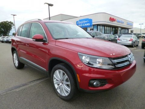 Wild Cherry Metallic Volkswagen Tiguan SE 4Motion.  Click to enlarge.