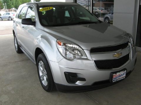 Silver Ice Metallic Chevrolet Equinox LS.  Click to enlarge.
