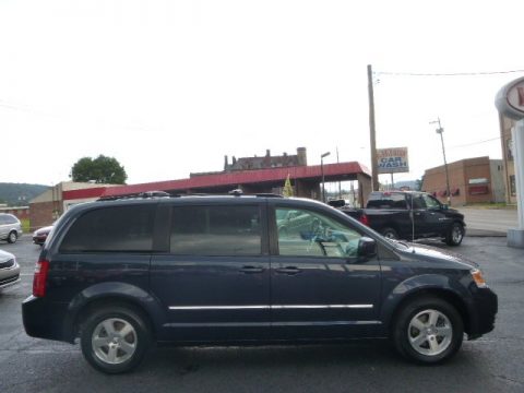 Modern Blue Pearl Dodge Grand Caravan SXT.  Click to enlarge.