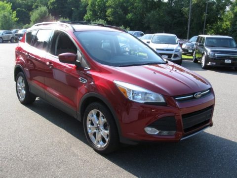 Ruby Red Metallic Ford Escape SE 1.6L EcoBoost 4WD.  Click to enlarge.