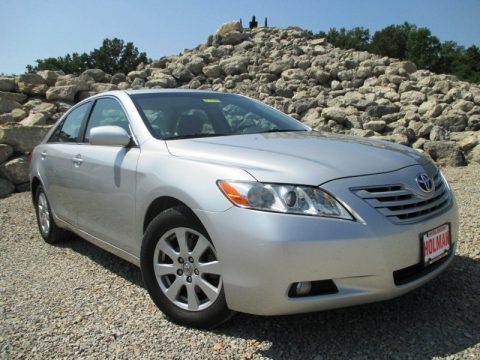 Classic Silver Metallic Toyota Camry XLE.  Click to enlarge.