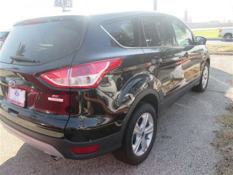 Tuxedo Black Ford Escape SE 1.6L EcoBoost.  Click to enlarge.