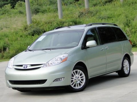 Silver Pine Mica Toyota Sienna XLE.  Click to enlarge.