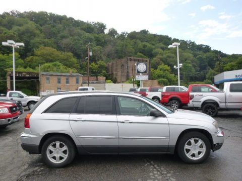 Bright Silver Metallic Chrysler Pacifica Touring.  Click to enlarge.