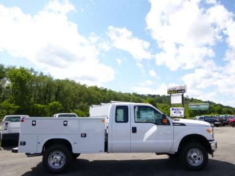 Oxford White Ford F350 Super Duty XL Super Cab 4x4 Utility.  Click to enlarge.