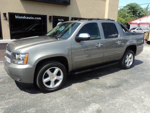Graystone Metallic Chevrolet Avalanche LS 4x4.  Click to enlarge.