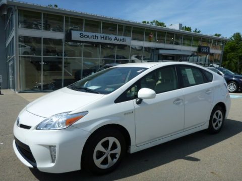 Blizzard White Pearl Toyota Prius 3rd Gen Two Hybrid.  Click to enlarge.