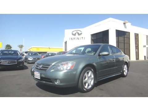Mystic Emerald Green Nissan Altima 3.5 SE.  Click to enlarge.