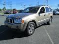 Front 3/4 View of 2005 Jeep Grand Cherokee Limited 4x4 #2