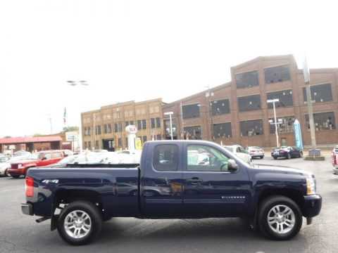 Imperial Blue Metallic Chevrolet Silverado 1500 LS Extended Cab 4x4.  Click to enlarge.