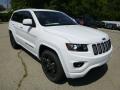 Front 3/4 View of 2015 Jeep Grand Cherokee Altitude 4x4 #7
