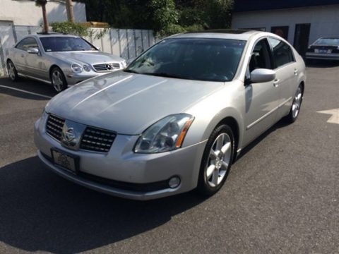 Liquid Silver Metallic Nissan Maxima 3.5 SE.  Click to enlarge.