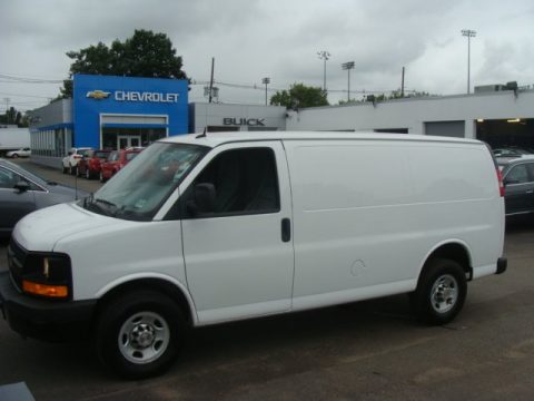 Summit White Chevrolet Express 2500 Cargo Van.  Click to enlarge.