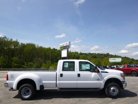 Oxford White Ford F350 Super Duty XL Crew Cab 4x4 DRW.  Click to enlarge.