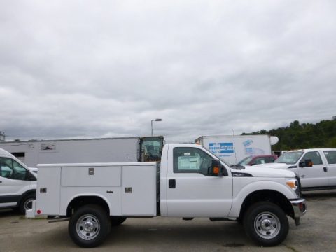 Oxford White Ford F350 Super Duty XL Regular Cab 4x4 Utility.  Click to enlarge.