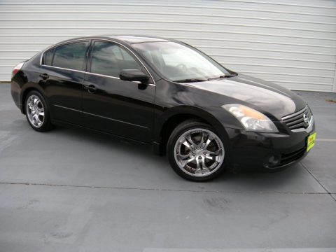Super Black Nissan Altima 2.5 S.  Click to enlarge.