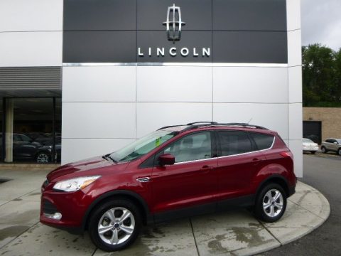 Ruby Red Metallic Ford Escape SE 2.0L EcoBoost 4WD.  Click to enlarge.