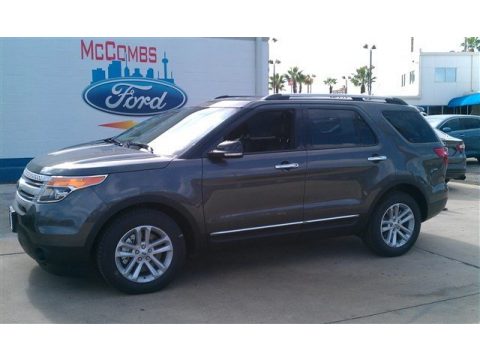 Magnetic Ford Explorer XLT.  Click to enlarge.