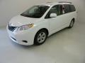 Front 3/4 View of 2014 Toyota Sienna LE #4