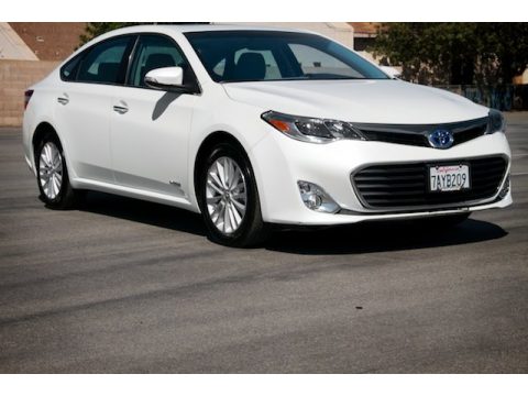 Blizzard White Pearl Toyota Avalon Hybrid XLE.  Click to enlarge.