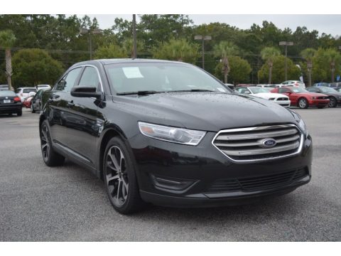 Tuxedo Black Ford Taurus SEL.  Click to enlarge.