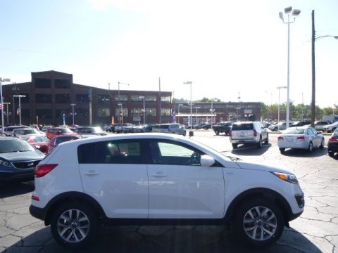 Clear White Kia Sportage LX AWD.  Click to enlarge.