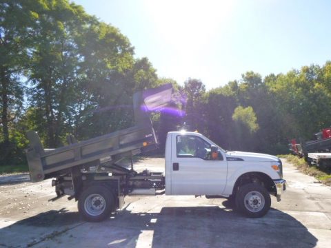 Oxford White Ford F350 Super Duty XL Regular Cab 4x4 Dump Truck.  Click to enlarge.