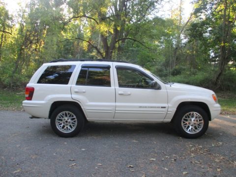 Stone White Jeep Grand Cherokee Limited 4x4.  Click to enlarge.
