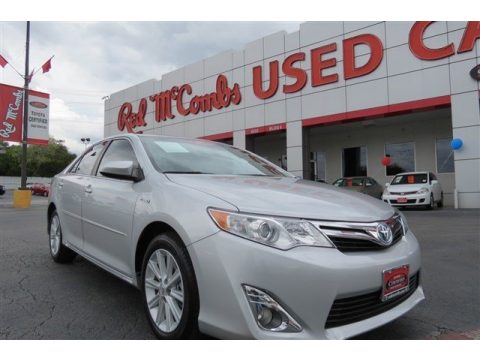 Classic Silver Metallic Toyota Camry Hybrid XLE.  Click to enlarge.