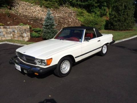 White Mercedes-Benz SL Class 450 SL roadster.  Click to enlarge.
