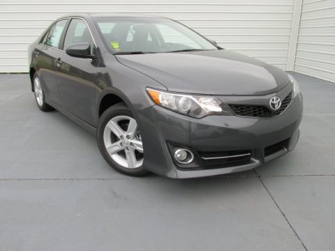 Magnetic Gray Metallic Toyota Camry SE.  Click to enlarge.
