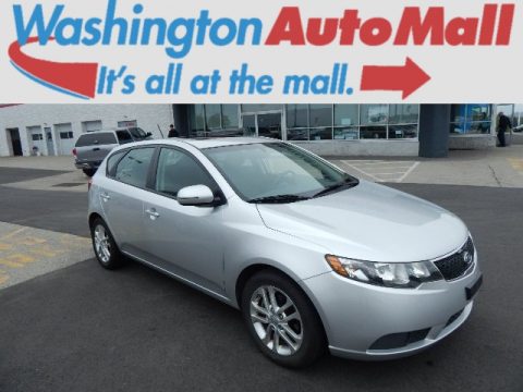 Bright Silver Kia Forte EX 5 Door.  Click to enlarge.