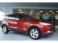 Front 3/4 View of 2015 Ford Escape SE #1