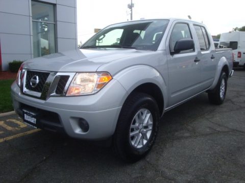 Brilliant Silver Nissan Frontier SV Crew Cab 4x4.  Click to enlarge.