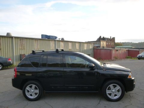 Brilliant Black Crystal Pearl Jeep Compass Sport.  Click to enlarge.