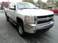 Front 3/4 View of 2009 Chevrolet Silverado 2500HD LTZ Crew Cab 4x4 #4