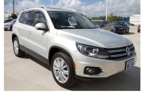 Reflex Silver Metallic Volkswagen Tiguan SEL.  Click to enlarge.