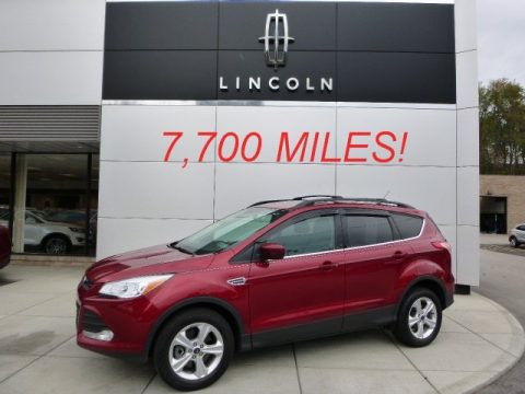 Ruby Red Metallic Ford Escape SE 1.6L EcoBoost 4WD.  Click to enlarge.