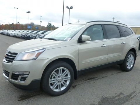 Champagne Silver Metallic Chevrolet Traverse LT AWD.  Click to enlarge.