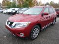 Front 3/4 View of 2015 Nissan Pathfinder SL 4x4 #7
