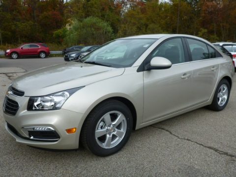 Champagne Silver Metallic Chevrolet Cruze LT.  Click to enlarge.