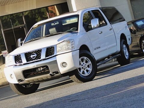 White Nissan Titan LE Crew Cab 4x4.  Click to enlarge.