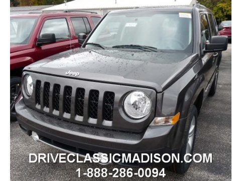 Granite Crystal Metallic Jeep Patriot Limited 4x4.  Click to enlarge.