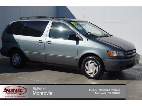 Silver Spruce Metallic Toyota Sienna LE.  Click to enlarge.